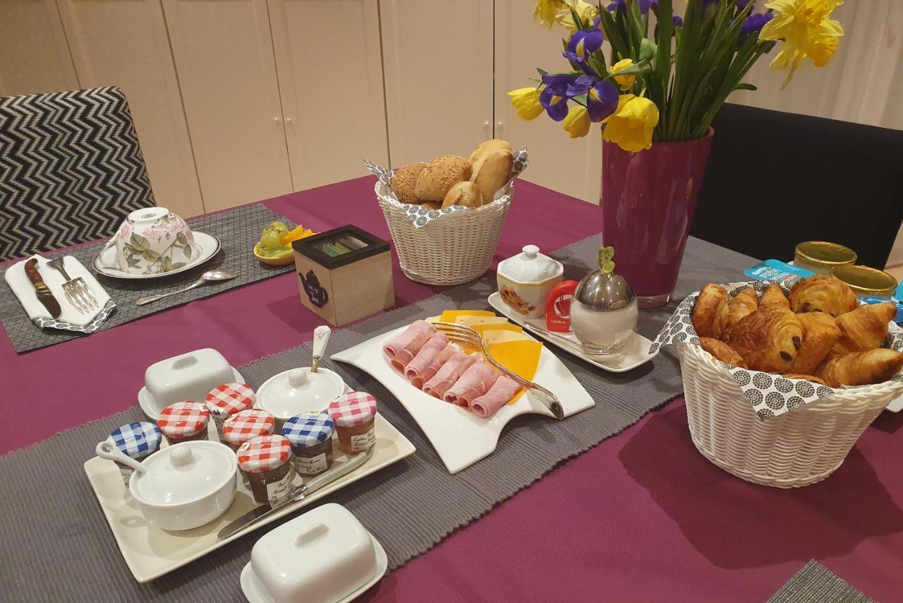 Les Centauris Bed & Breakfast Pleguien Luaran gambar