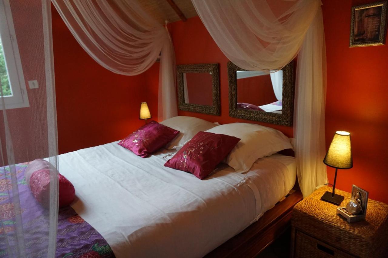 Les Centauris Bed & Breakfast Pleguien Luaran gambar