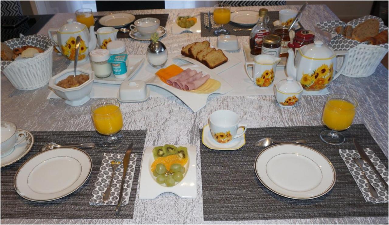 Les Centauris Bed & Breakfast Pleguien Luaran gambar