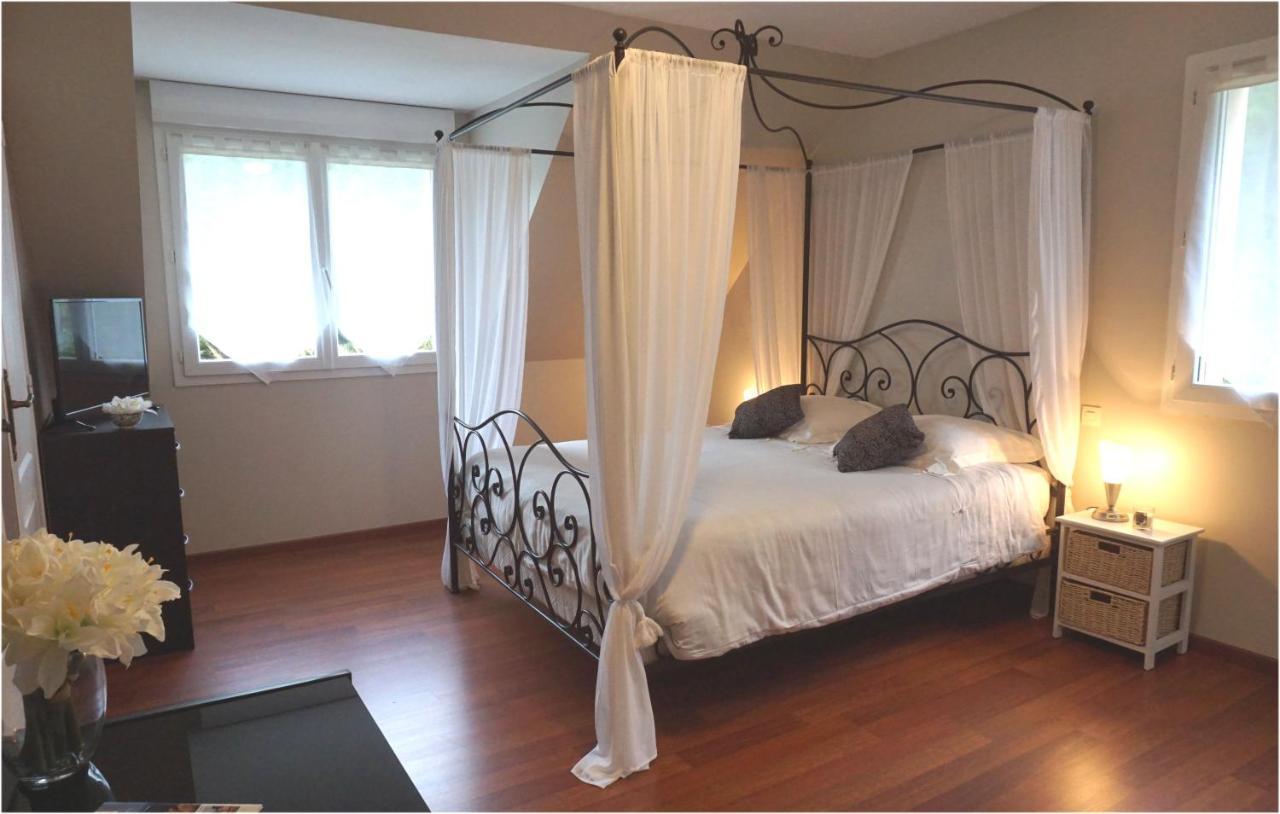 Les Centauris Bed & Breakfast Pleguien Luaran gambar